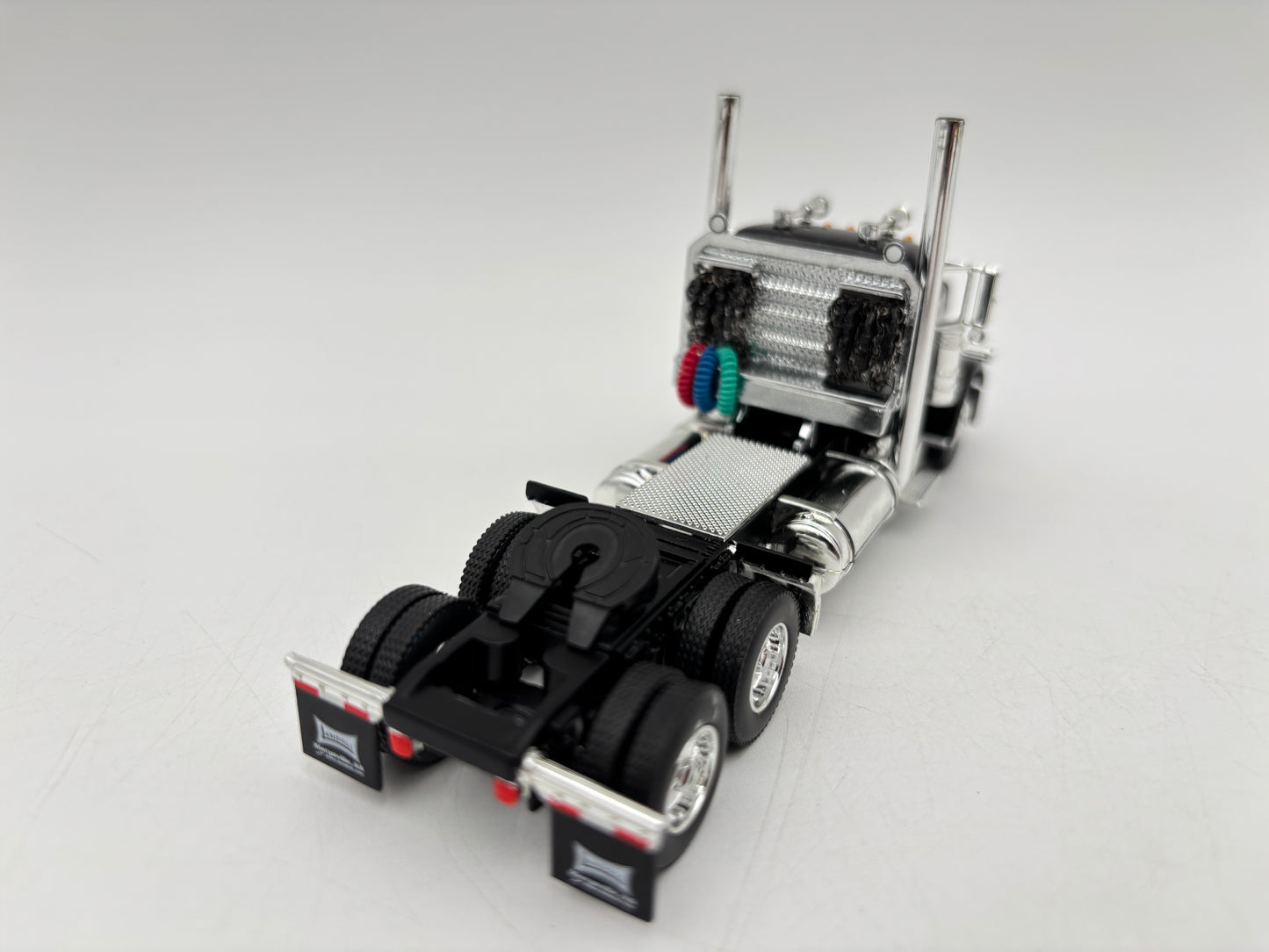 1/64 Peterbilt 389 w/Landoll 440 Traveling Trailer