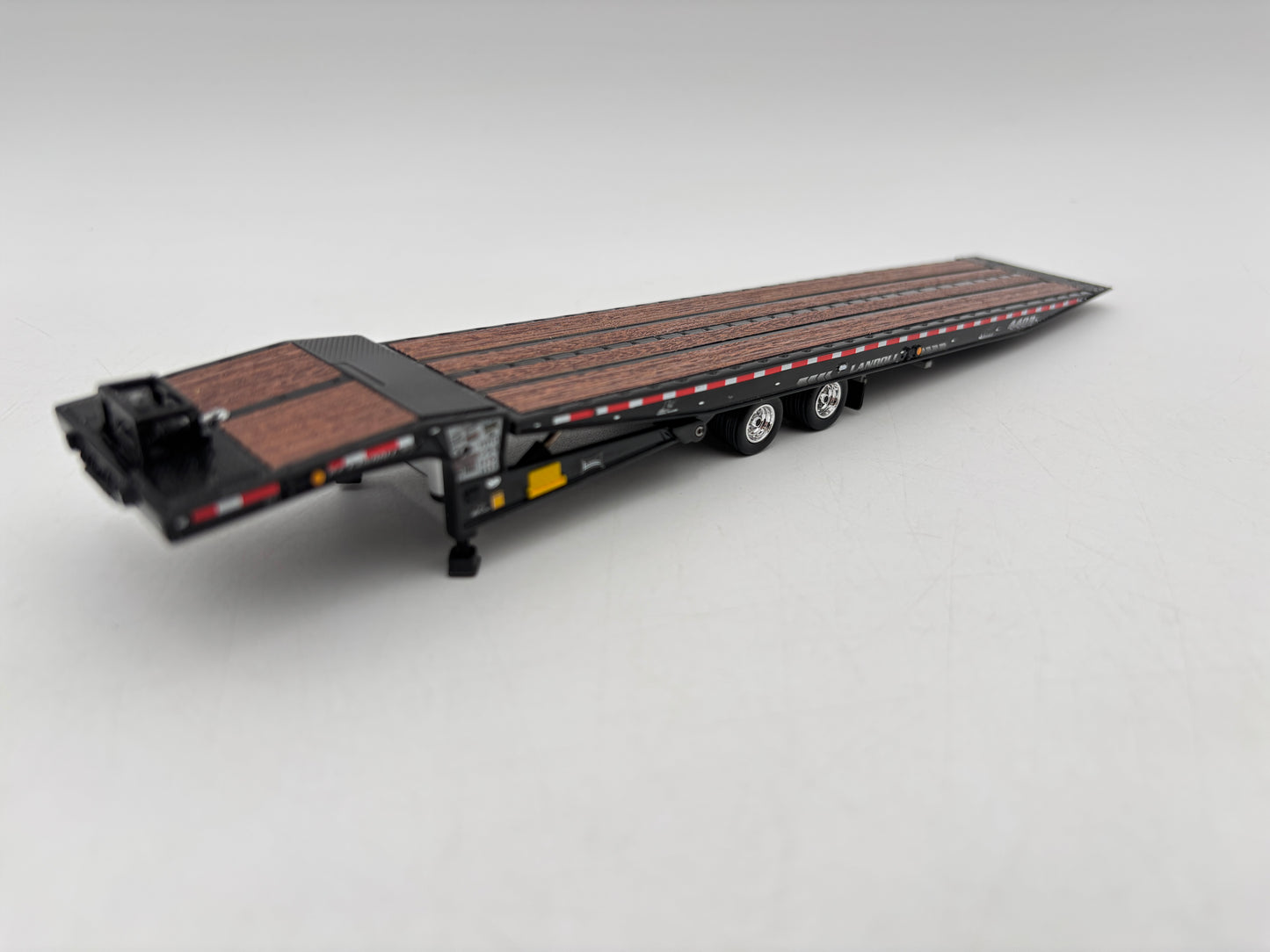 1/64 Peterbilt 389 w/Landoll 440 Traveling Trailer