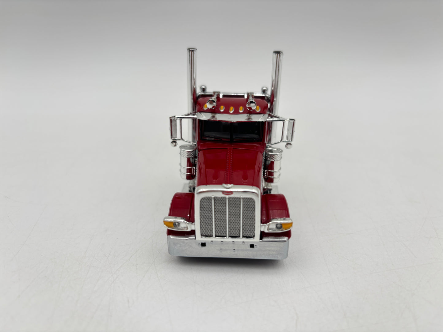 1/64 Peterbilt 389 w/Landoll Traveling Trailer (Red)