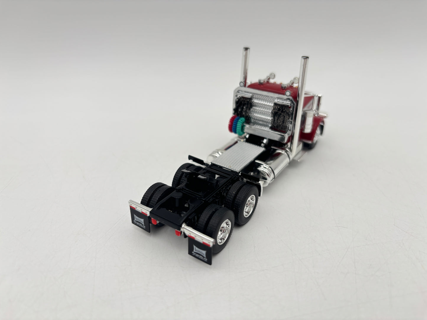 1/64 Peterbilt 389 w/Landoll Traveling Trailer (Red)