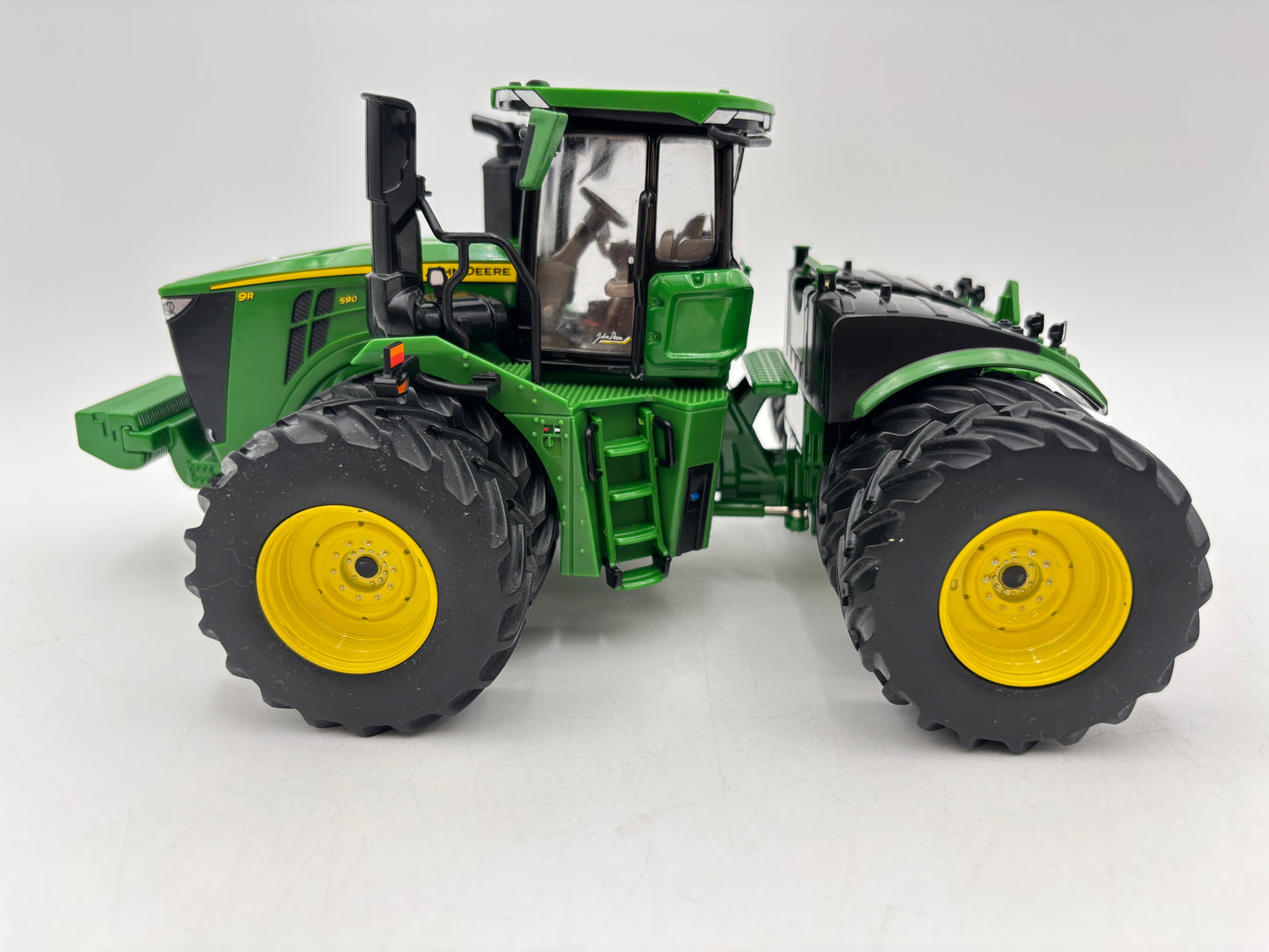 1/32 John Deere 9R 590 Duals “Custom”