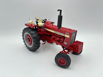 1/16 International Farmall 826 Prestige