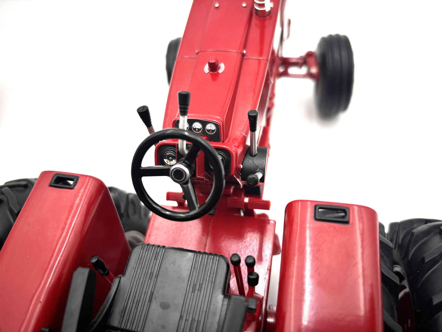 1/16 International 1066 Prestige