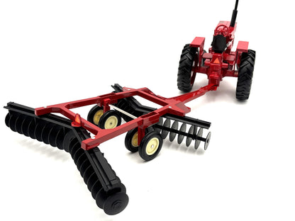 1/16 International 14' Tandem Disk