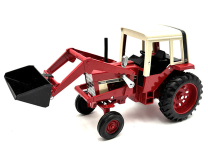 1/16 International 1586 with Loader