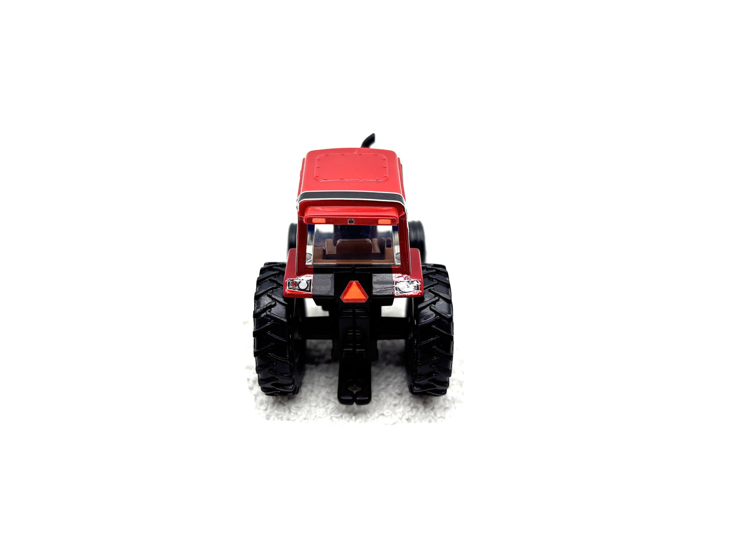 1/64 International 3288