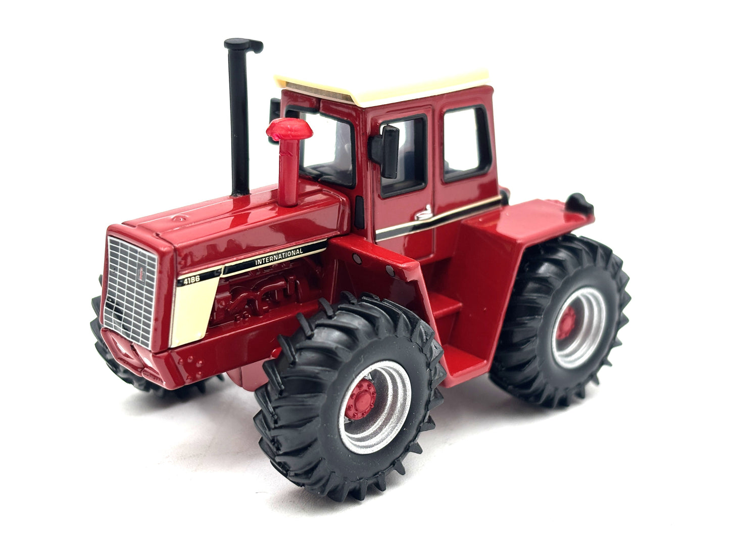 1/64 International 4186 4WD NFTM