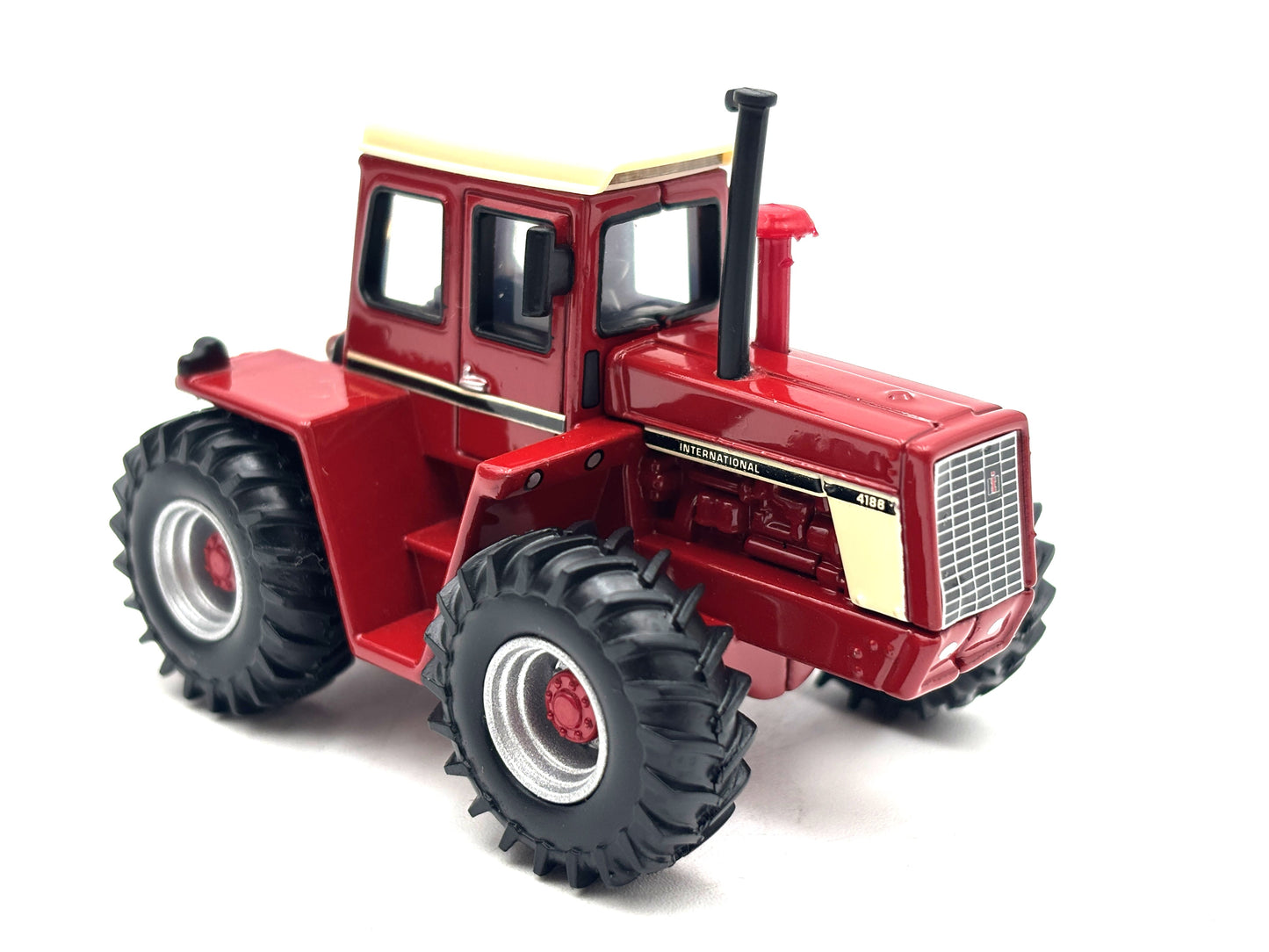 1/64 International 4186 4WD NFTM