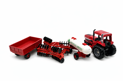 1/64 International 4 Piece Farm Set
