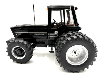 1/16 International 5088 Black Chase