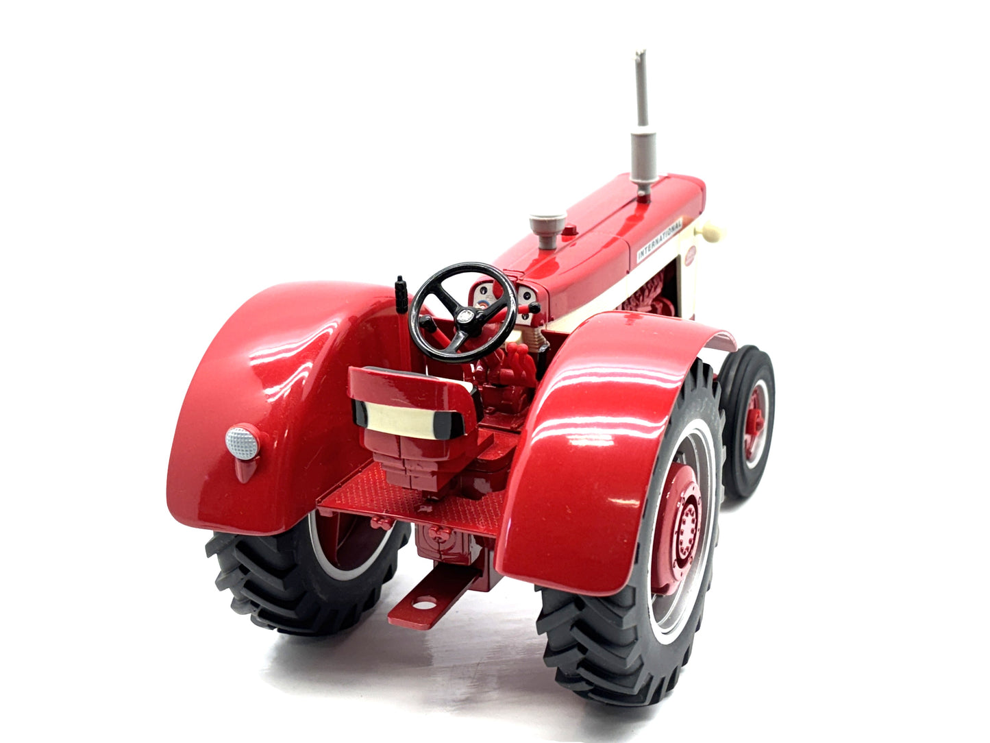 1/16 International 660