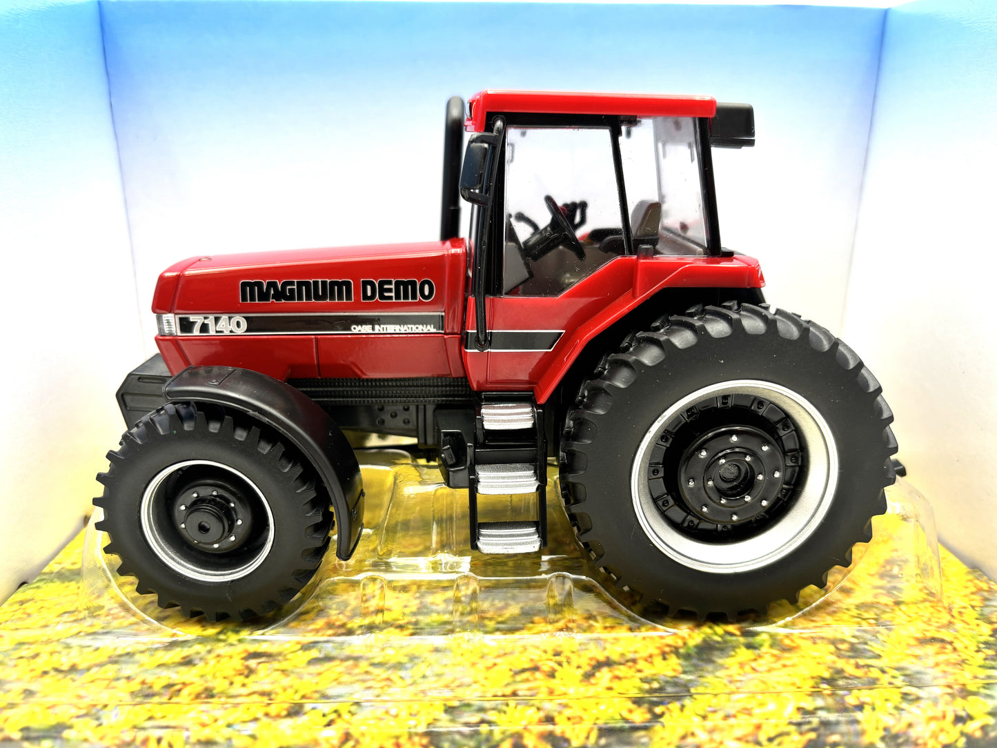 1/32 International 7140 Magnum Demo