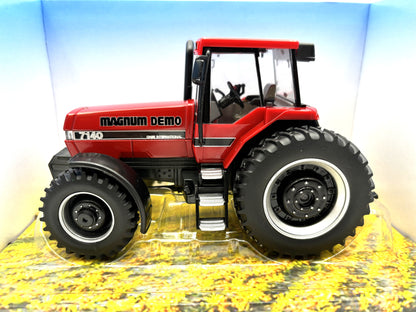 1/32 International 7140 Magnum Demo