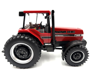 1/32 International 7140 Magnum Demo