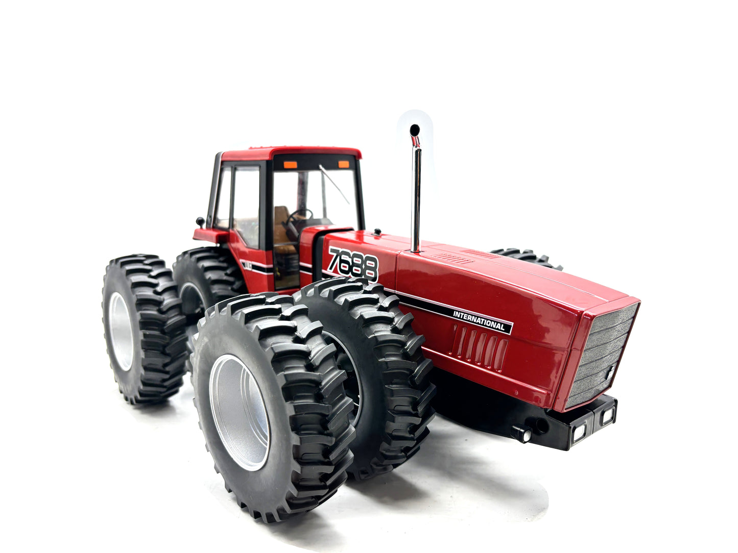 1/16 International 7688