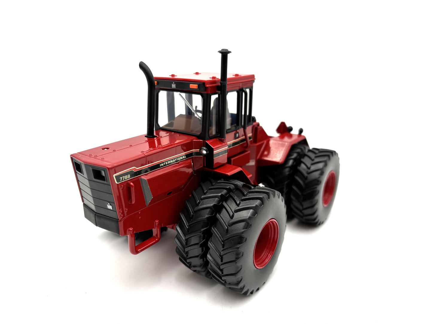 1/32 International 7788