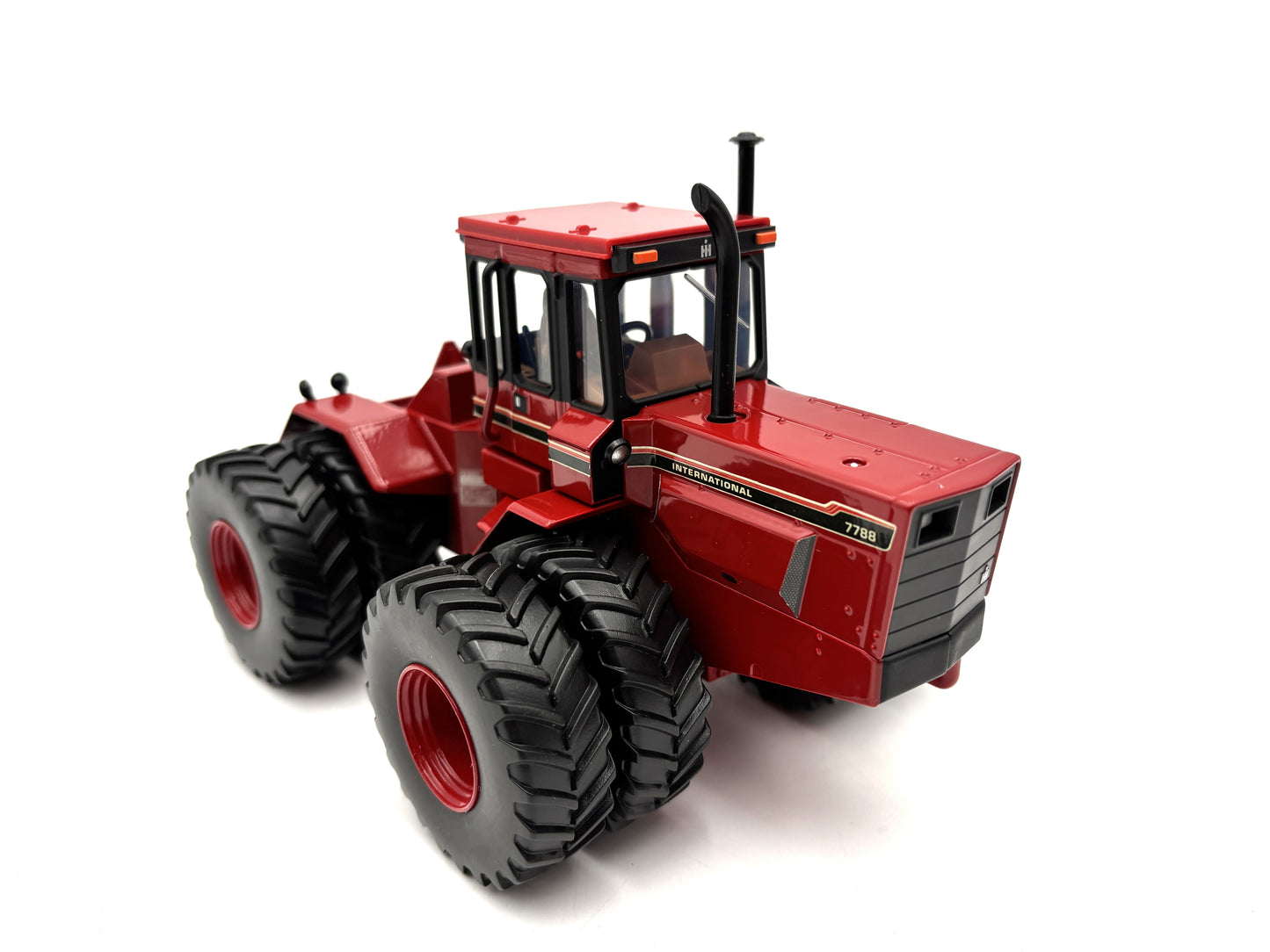 1/32 International 7788
