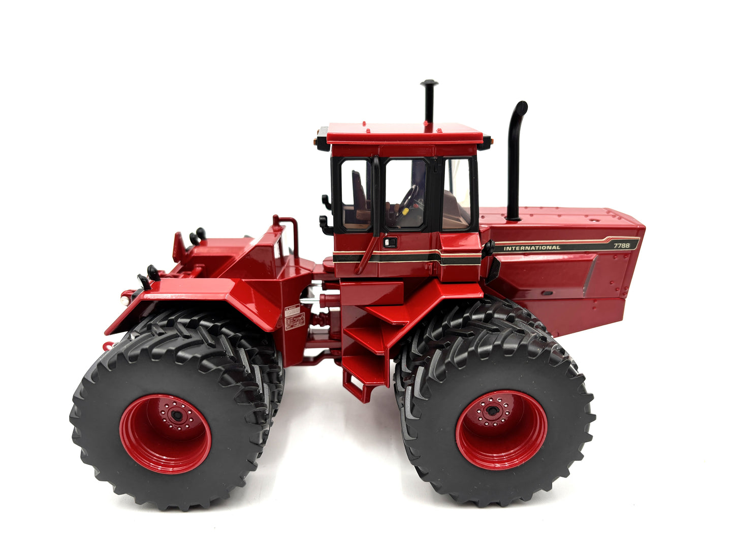 1/32 International 7788