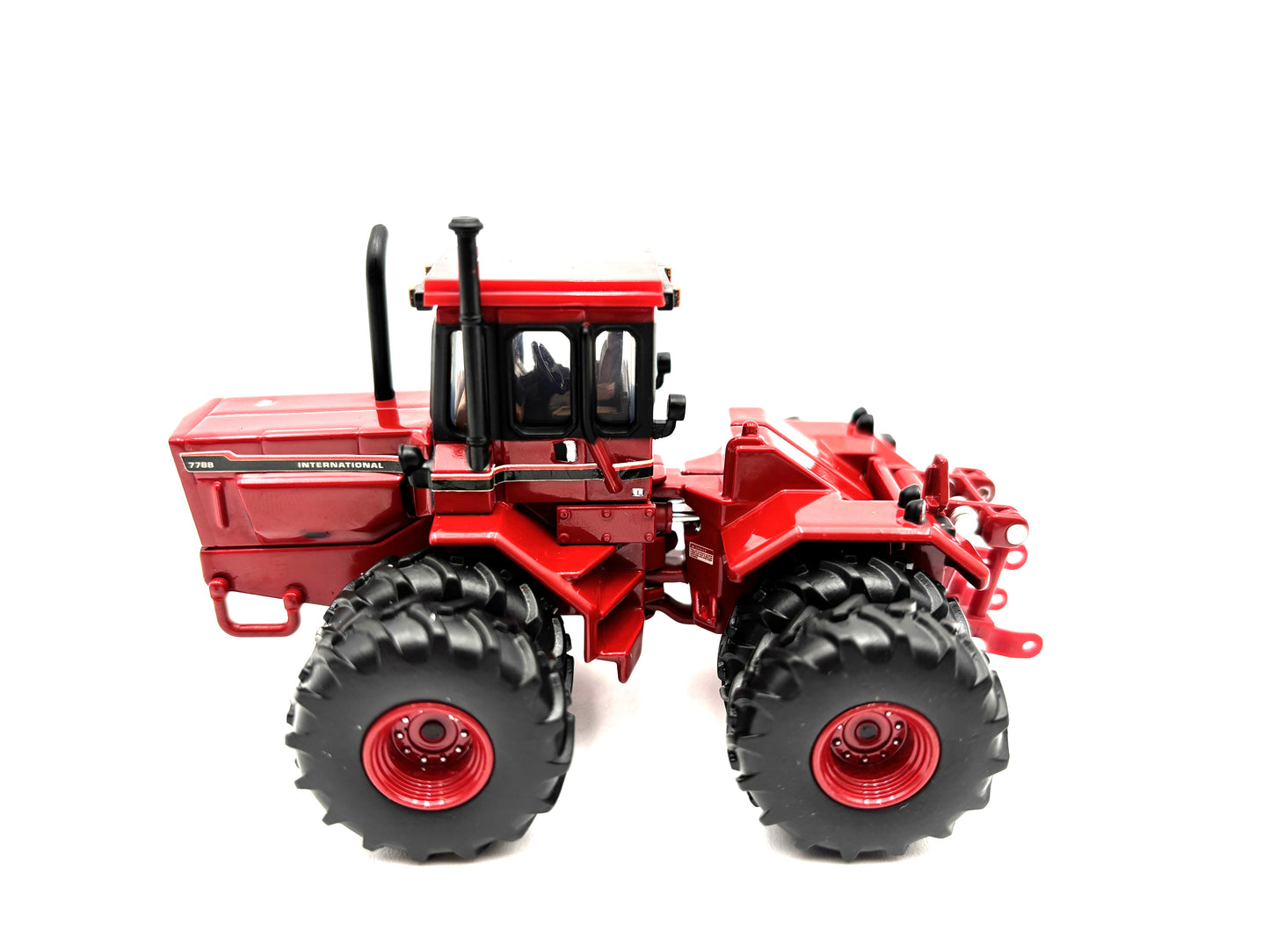 1/64 International 7788 NFTS 2025