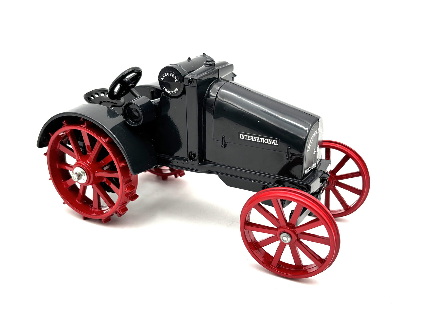 1/16 International 8-16 Kerosene Tractor