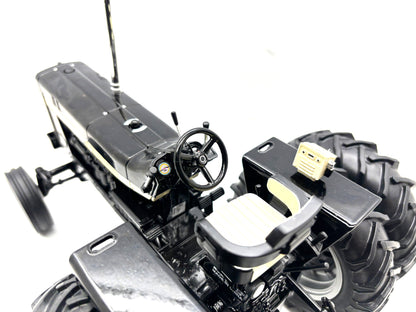 1/16  International 856 Black