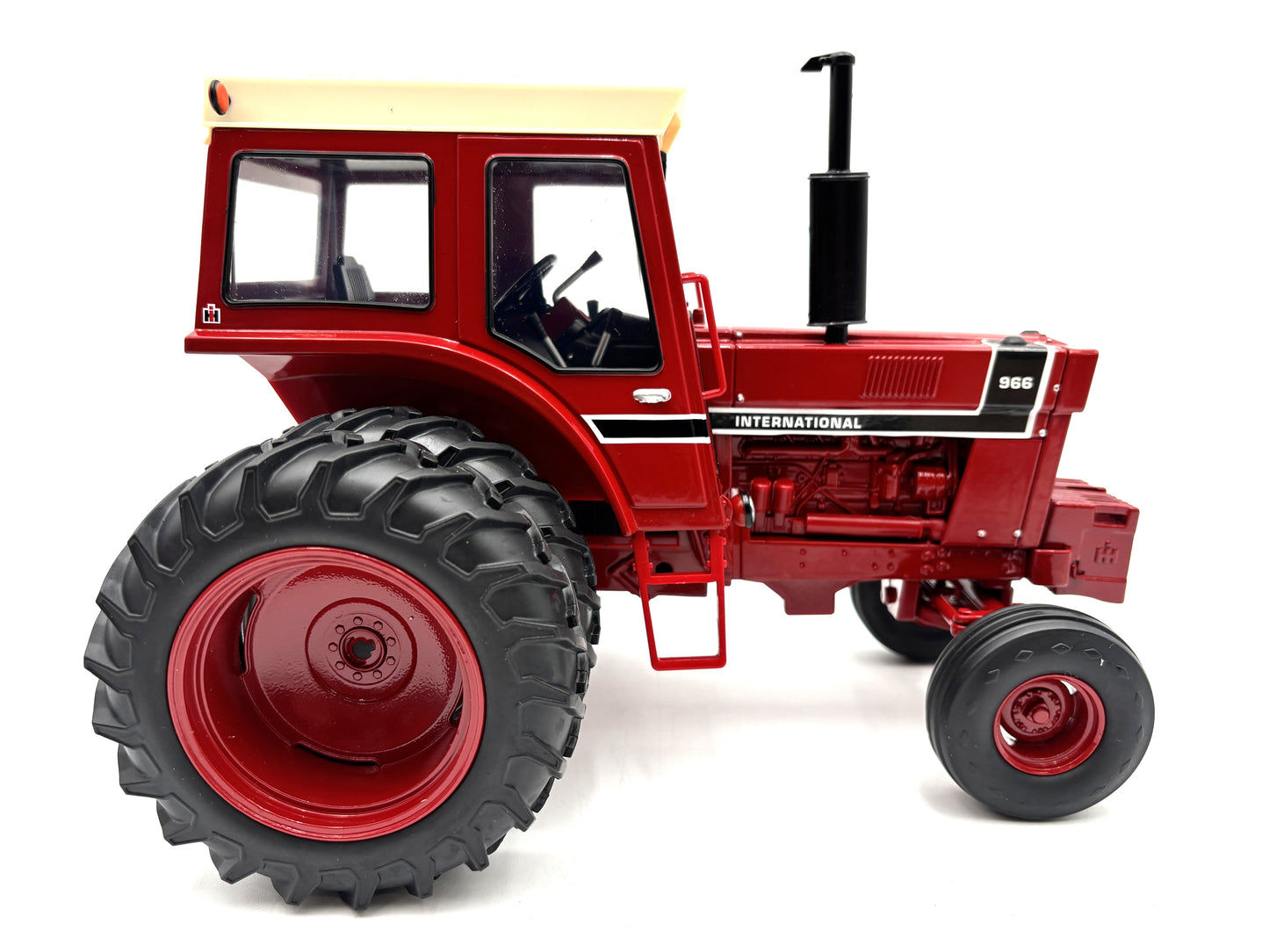 1/16 International 966 Prestige 50th Anniversary