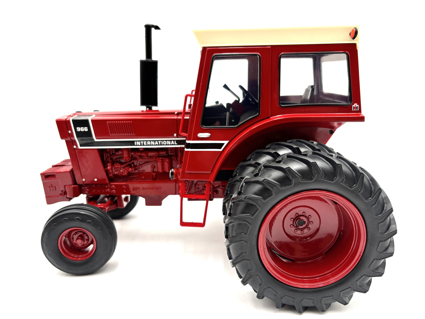 1/16 International 966 Prestige 50th Anniversary