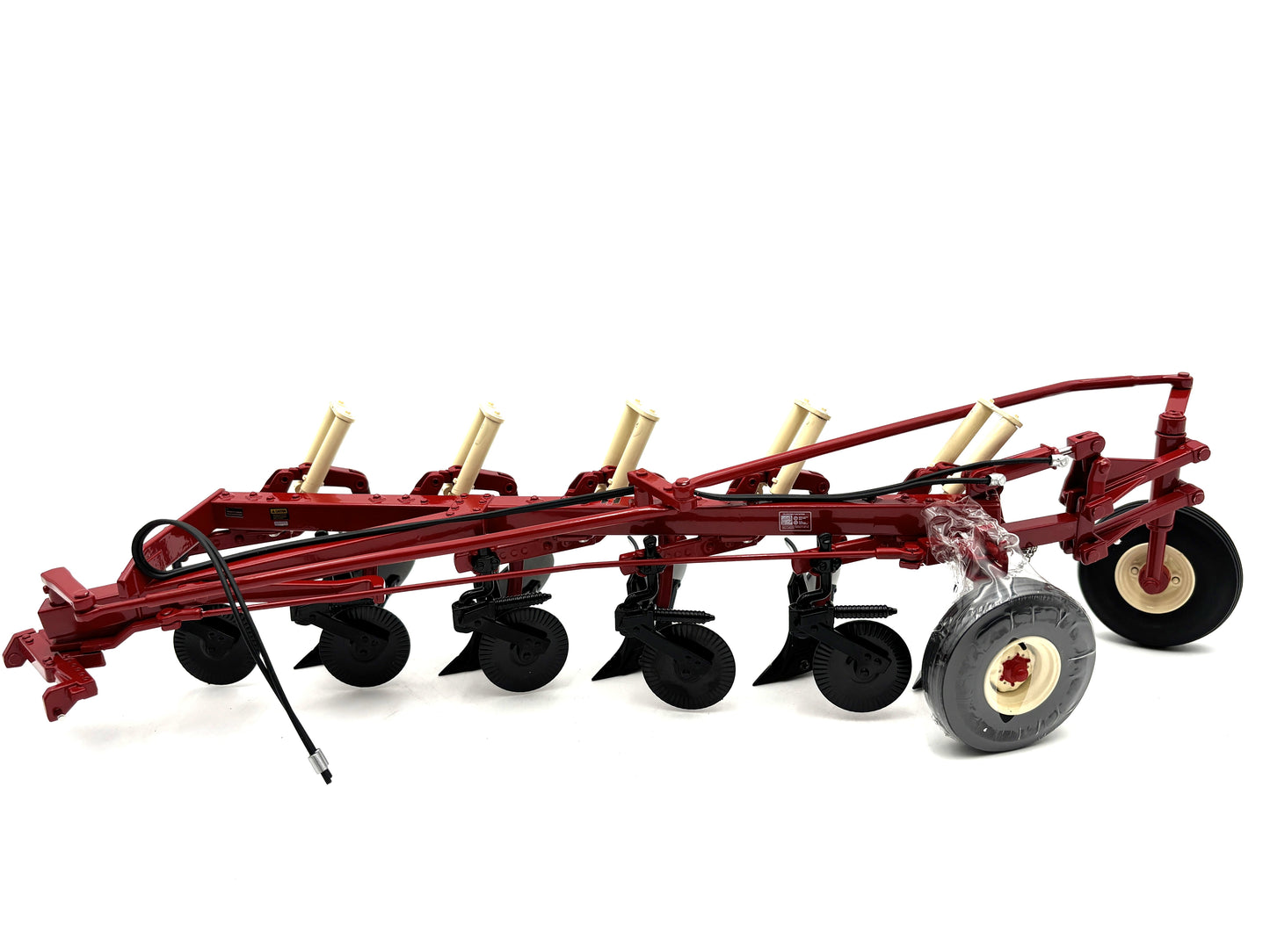 1/16 International 986 with Cab and 720 Plow