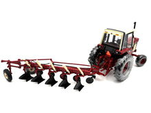 1/16 International 986 with Cab and 720 Plow