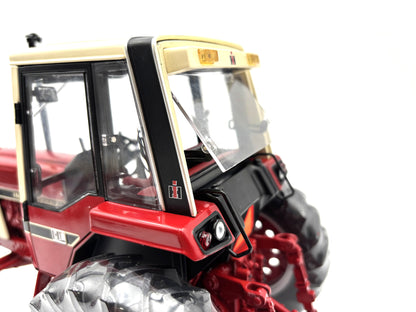 1/16 International 986 with Cab and 720 Plow