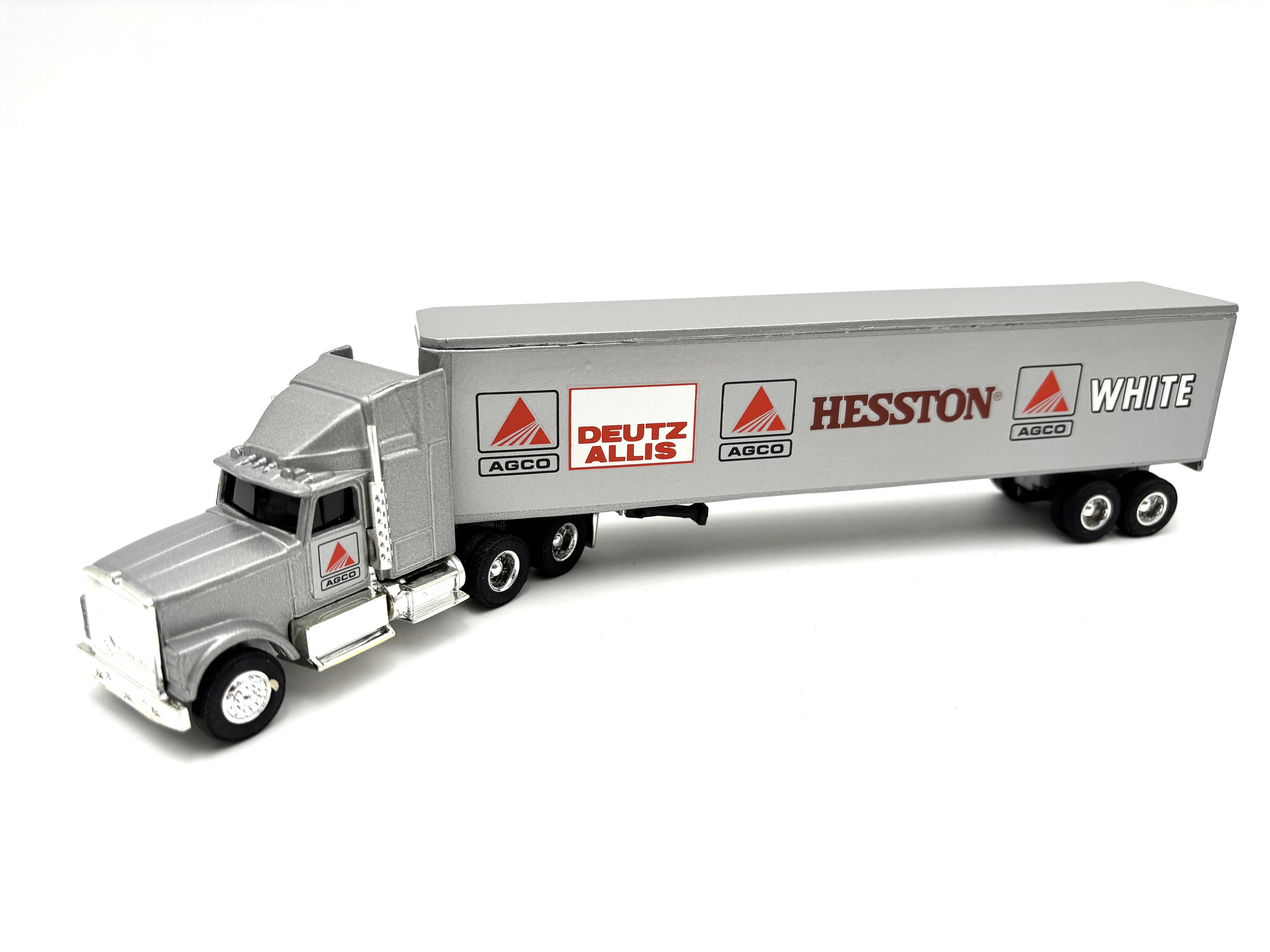 1/64 International Agco Truck Set
