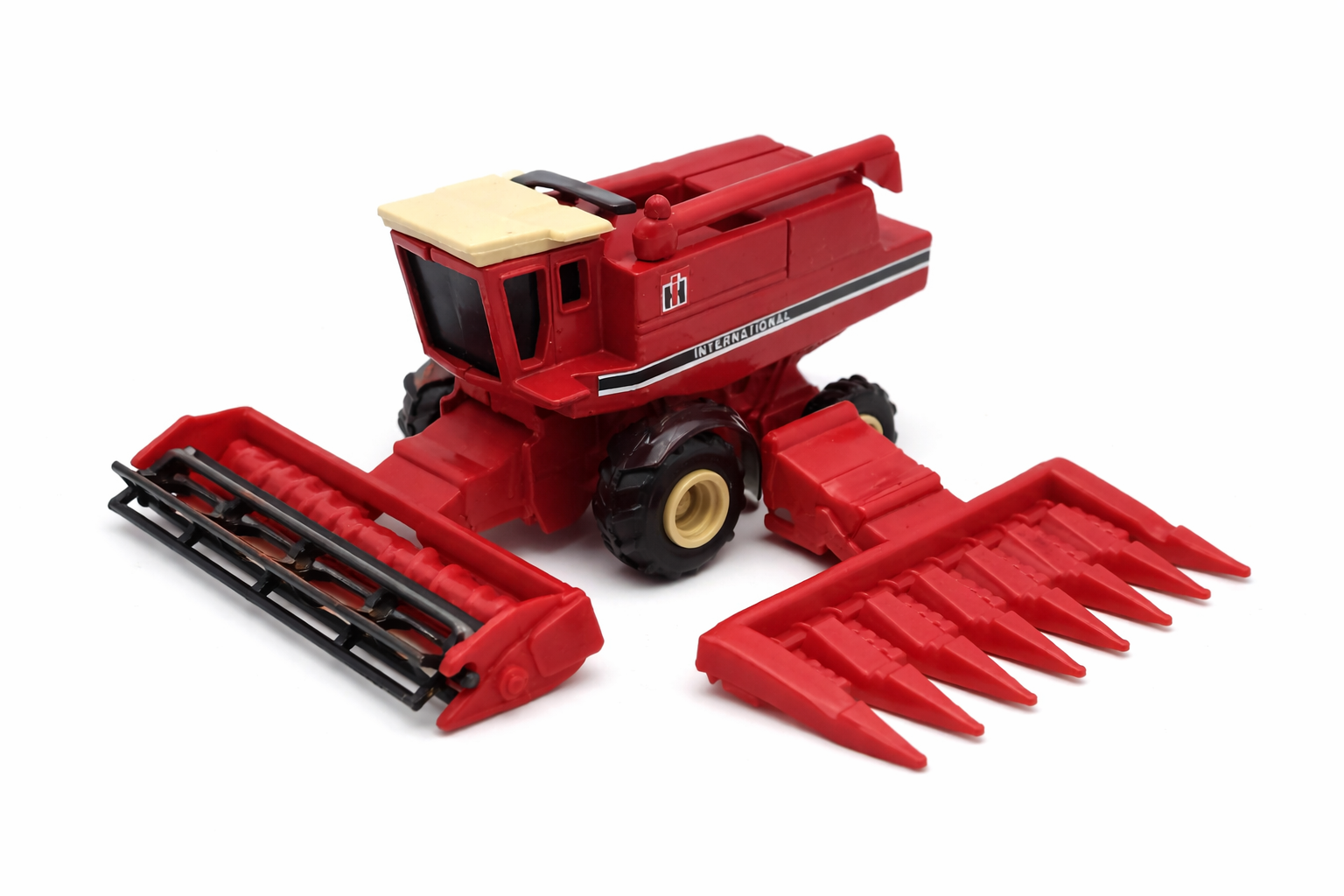1/80 International Axial Flow Combine