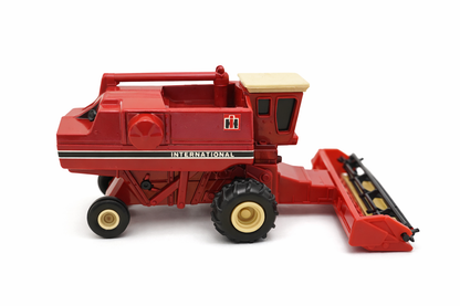 1/80 International Axial Flow Combine