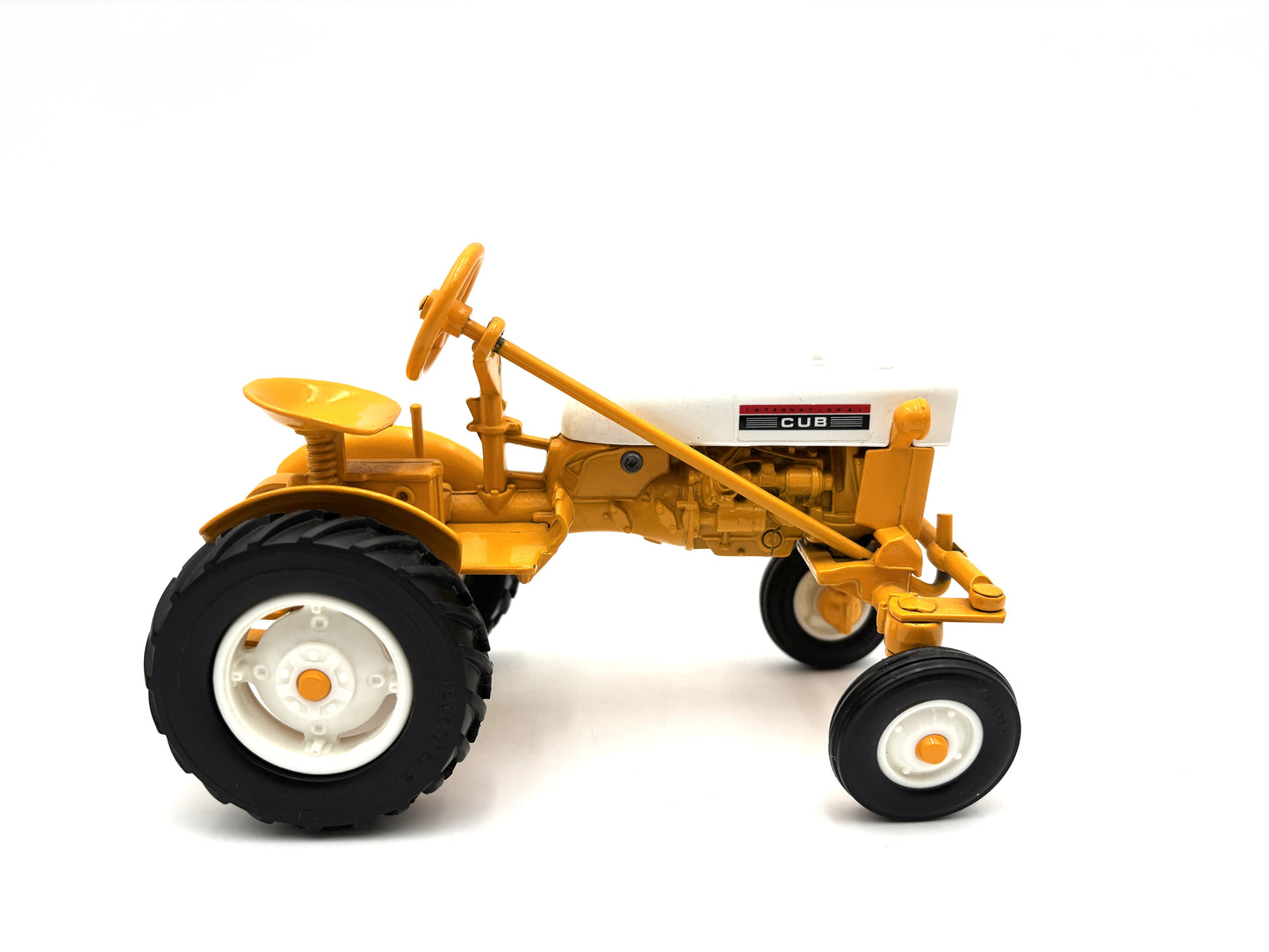 1/16 International Cub