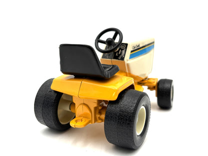 1/16 International Cub Cadet 126 Lawn Tractor