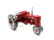 1/16 International Farmall 300 LP