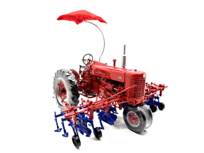 1/16 International Farmall 400 with Cultivator
