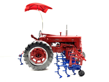 1/16 International Farmall 400 with Cultivator