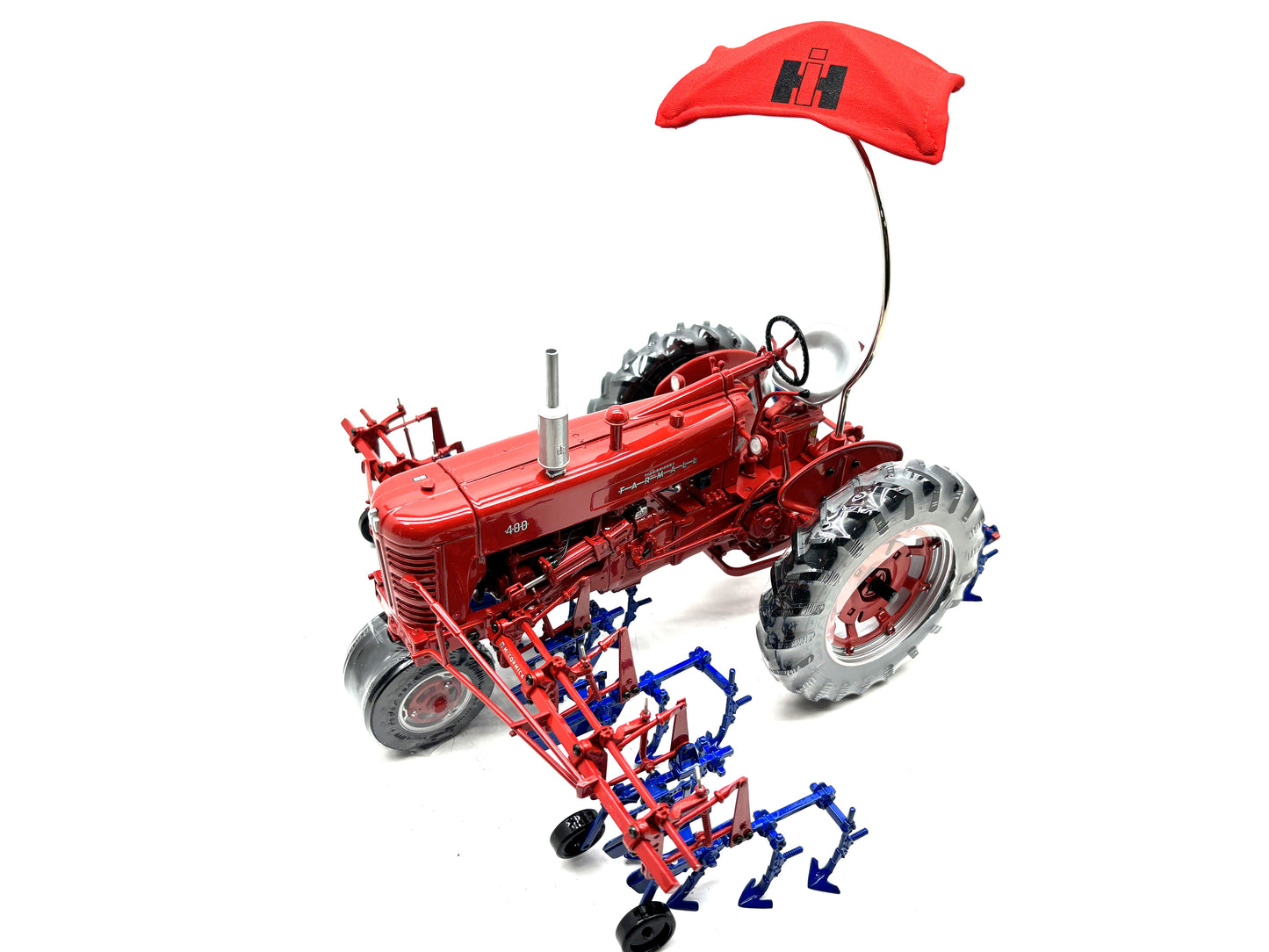 1/16 International Farmall 400 with Cultivator