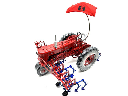1/16 International Farmall 400 with Cultivator