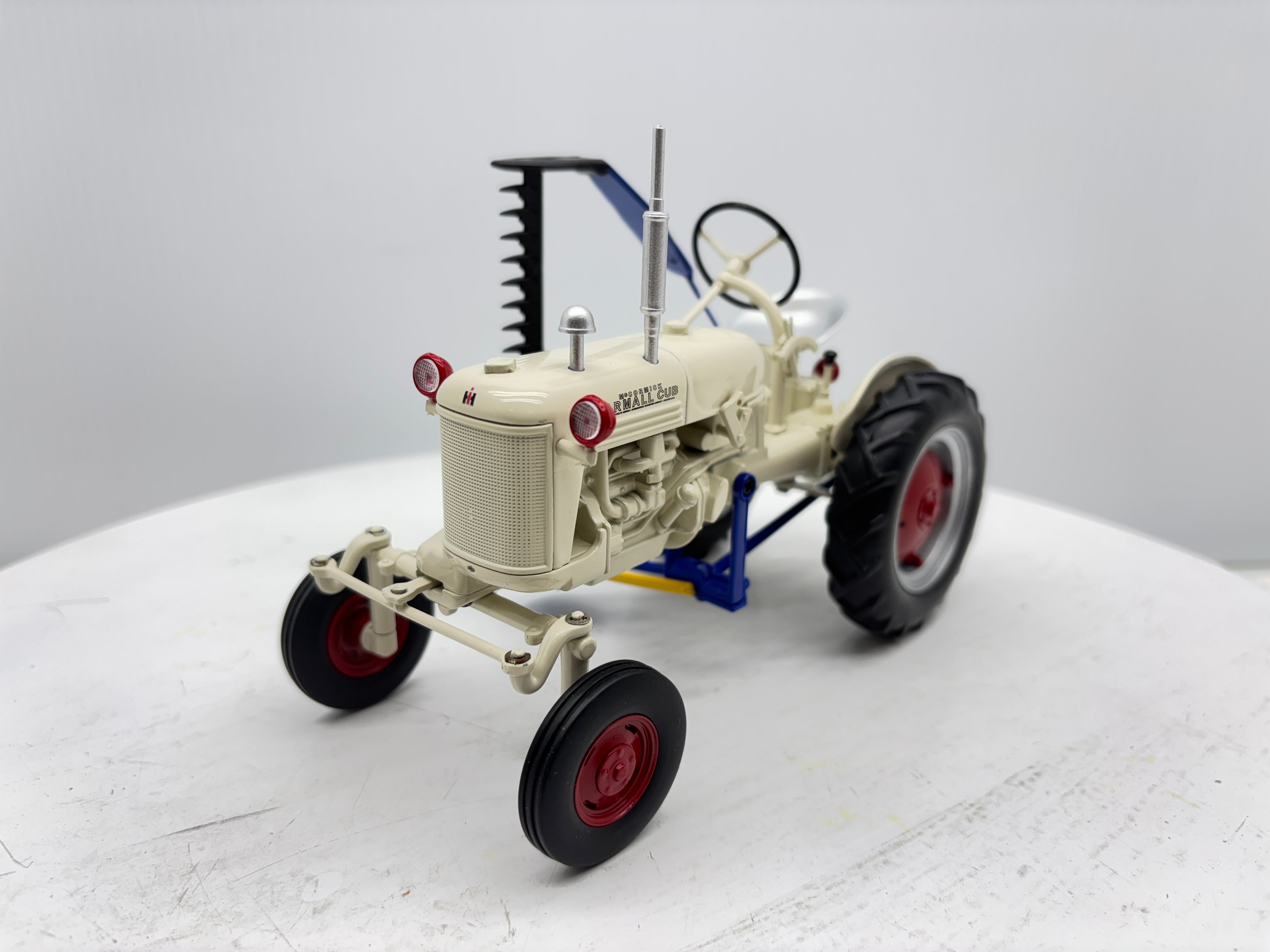 1/16 International  Farmall Club with Mower