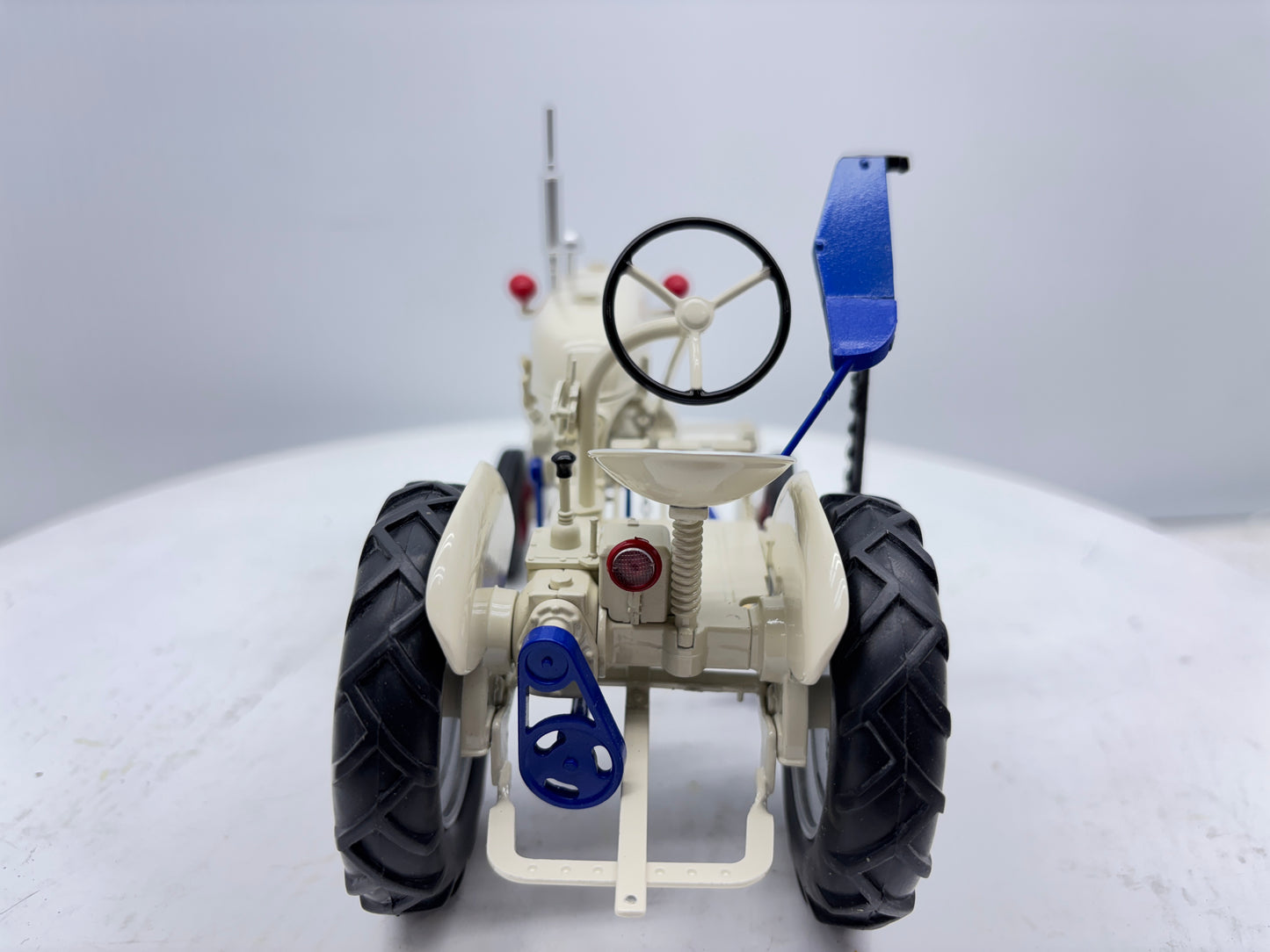 1/16 International  Farmall Club with Mower
