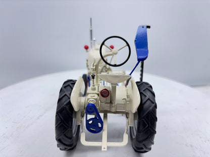 1/16 International  Farmall Club with Mower