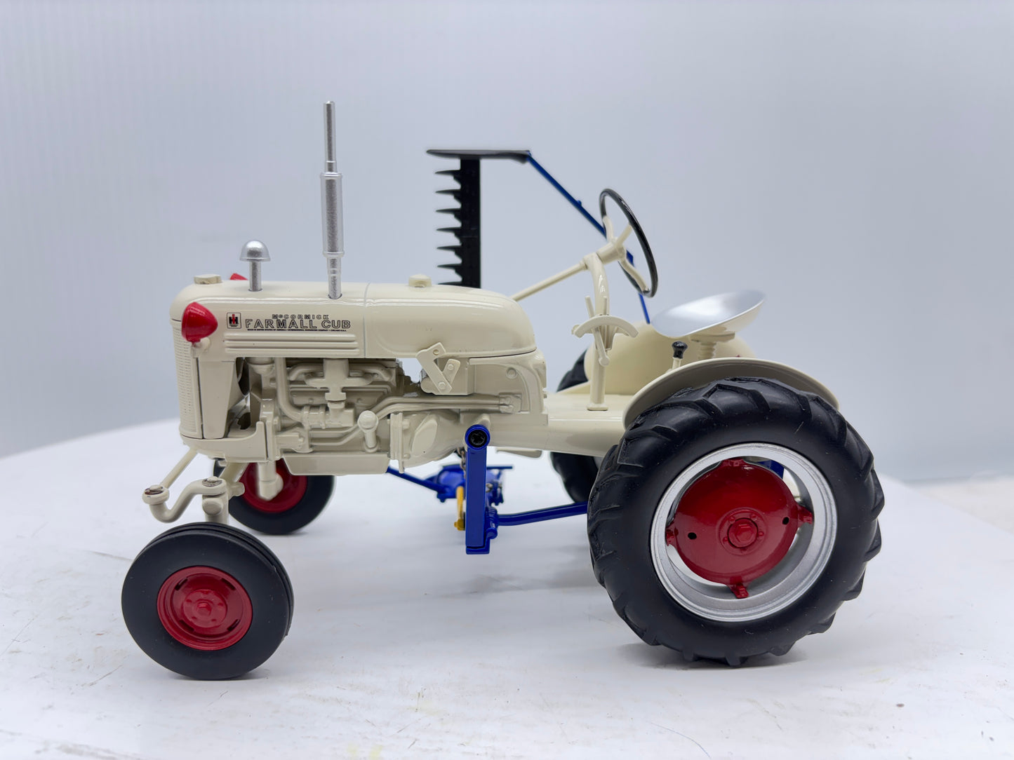 1/16 International  Farmall Club with Mower