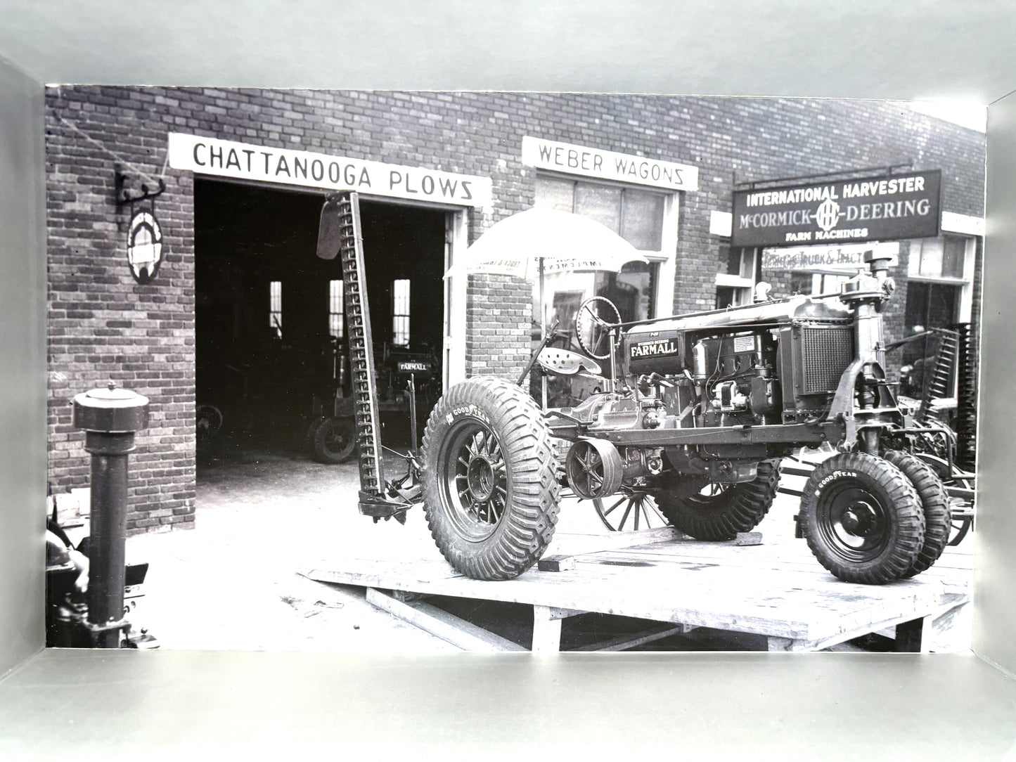 1/16 International Farmall F-20 100 Year