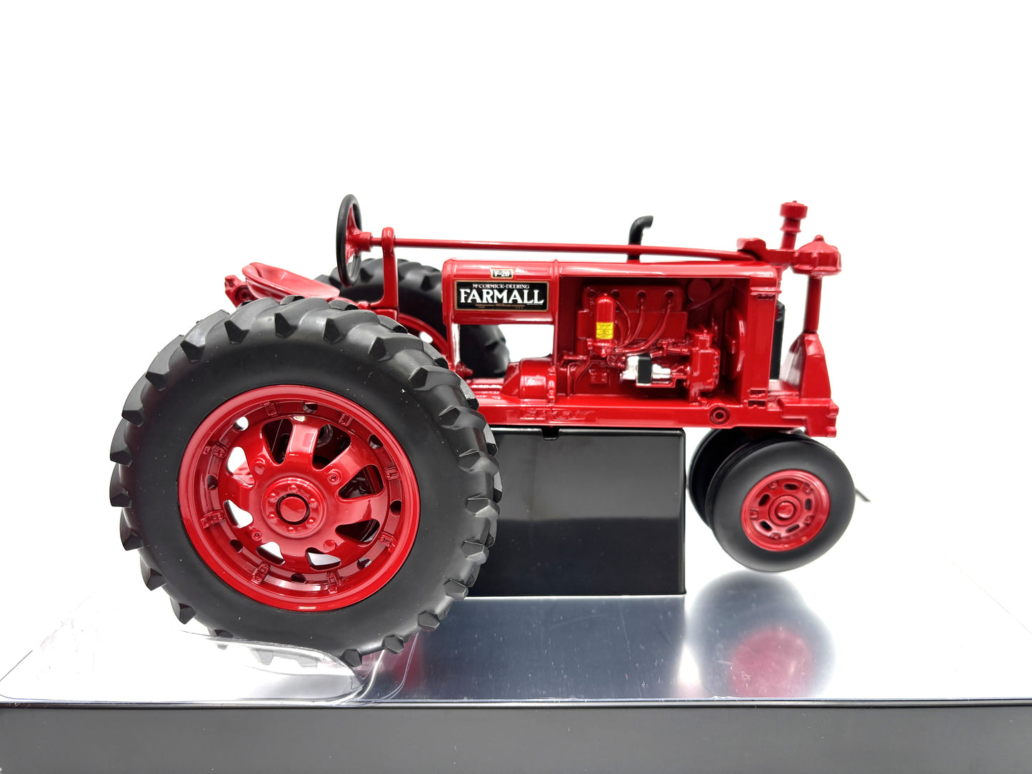 1/16 International Farmall F-20 100 Year