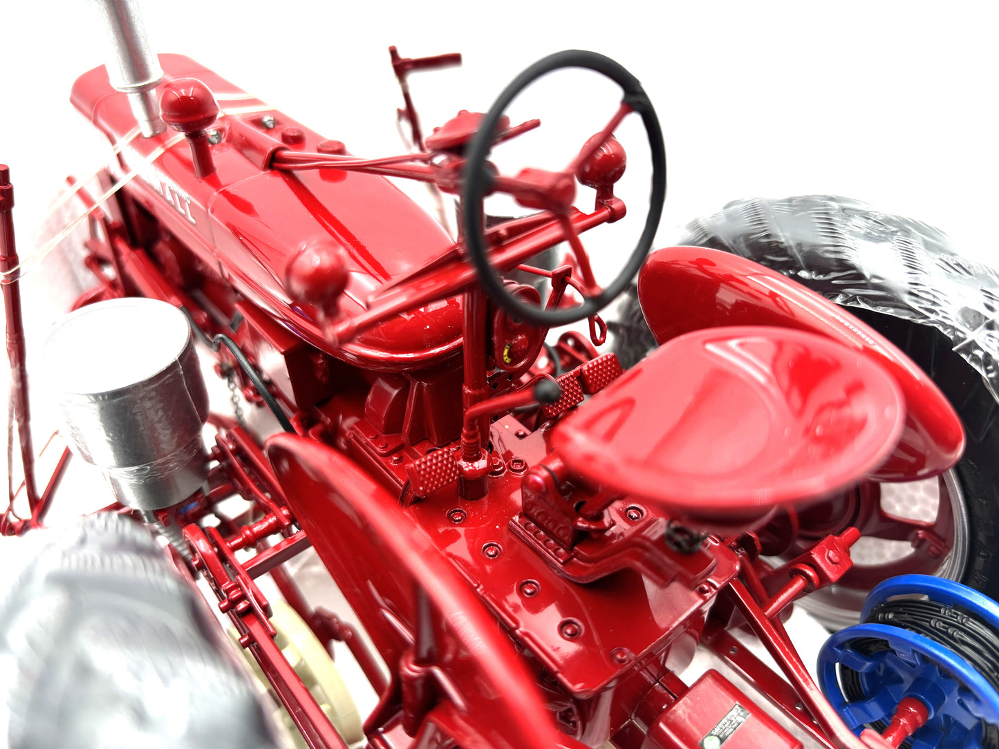 1/16 International Farmall H with Planter Pk#5