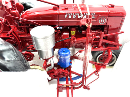 1/16 International Farmall H with Planter Pk#5