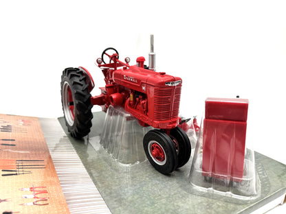 1/16 International Farmall M Resoration Set
