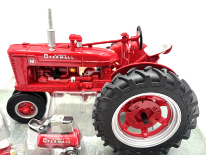 1/16 International Farmall M Resoration Set